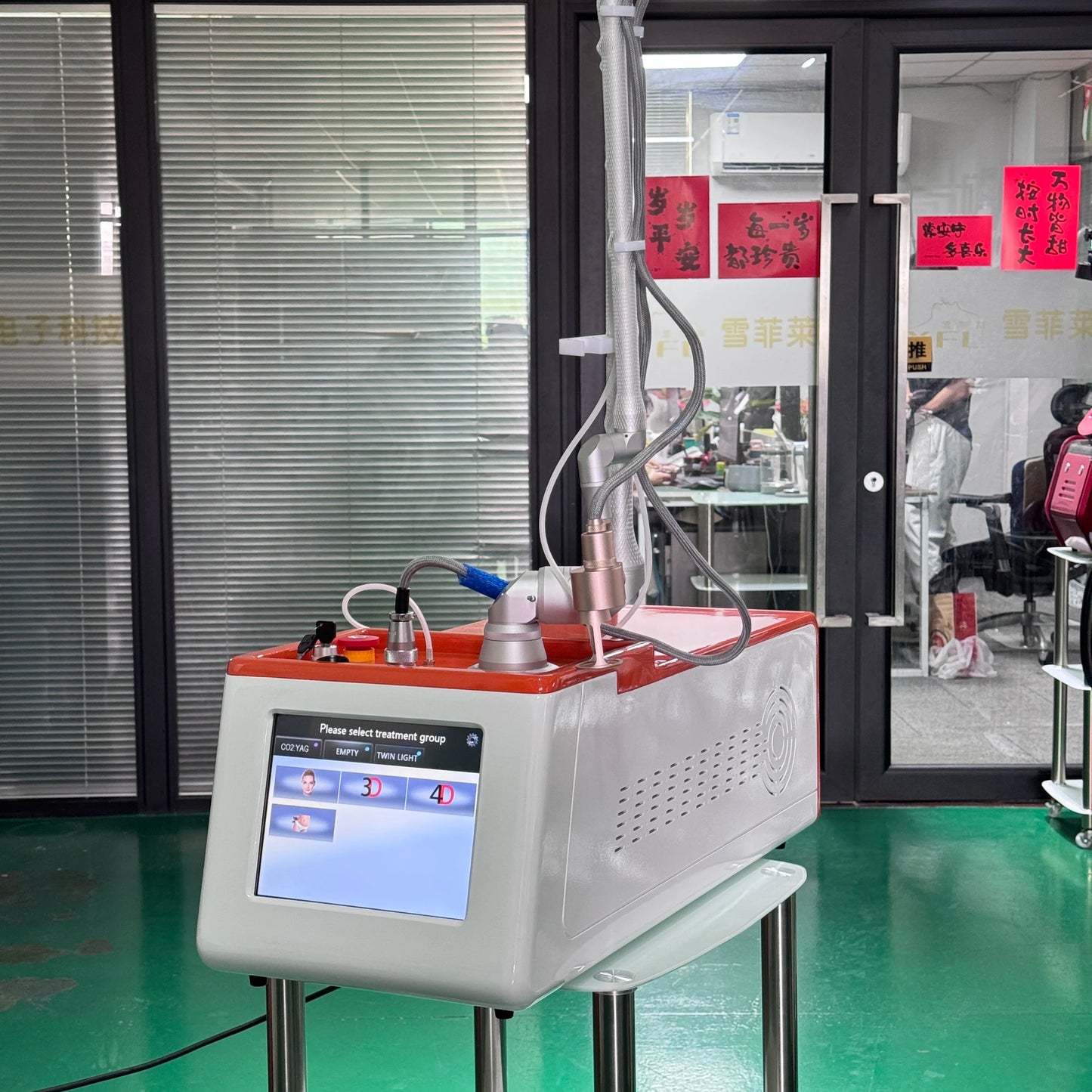 60W Fractional CO2 Laser Skin Resurfacing Machine Acne Scar Removal Treatment Vaginal Tightening Equipment Portable Salon Use