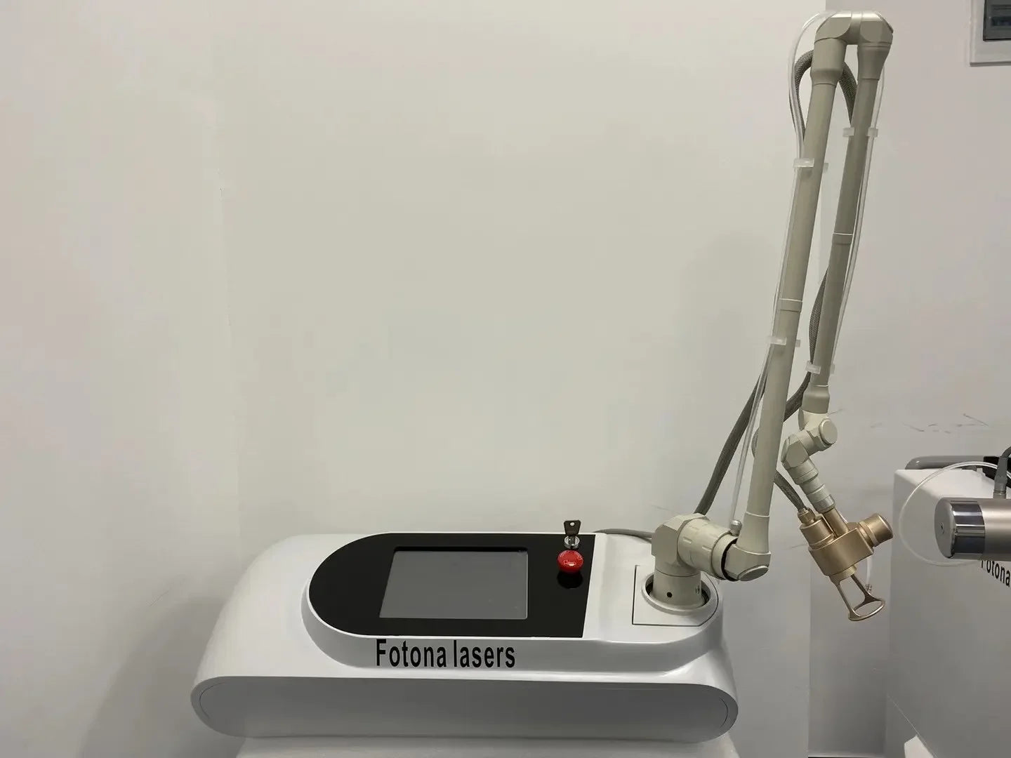 Newest Portable Fractional Co2 Laser Skin Resurfacing Acne Scar Removal Fractional Co2 Laser Machine